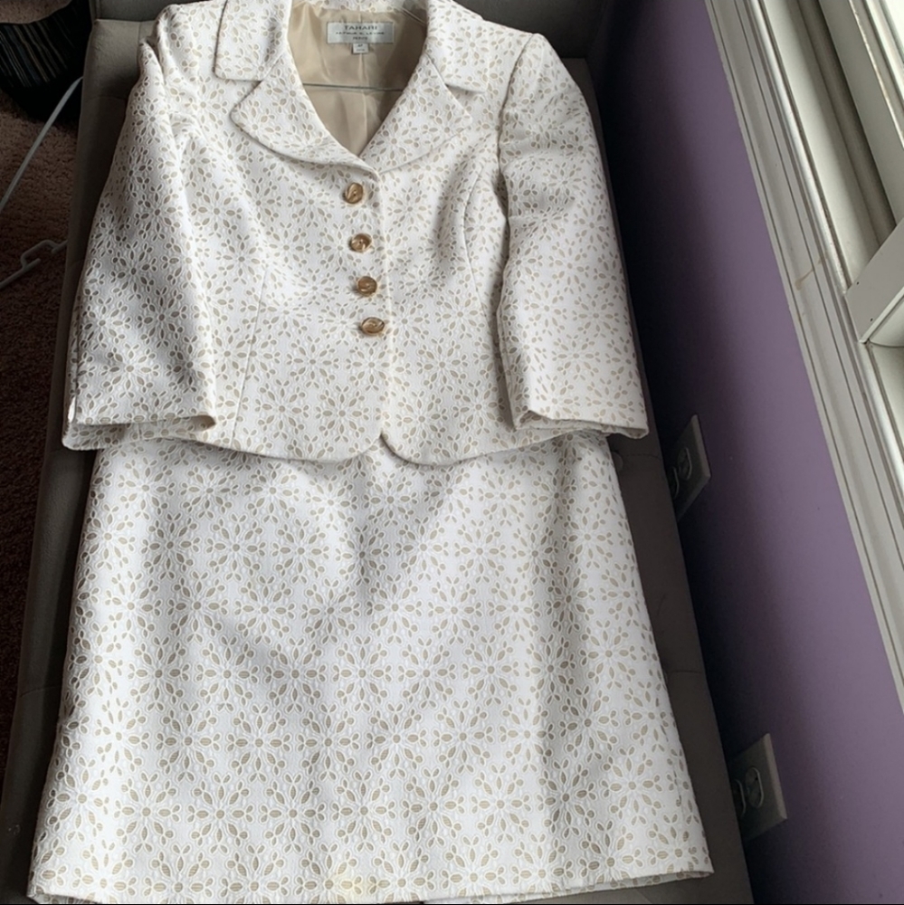 Tahari skirt set